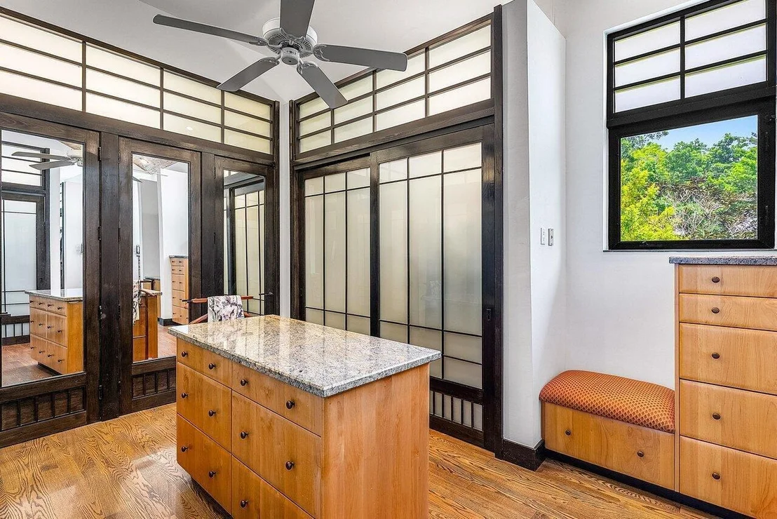Photo of 8549 SURREY Lane