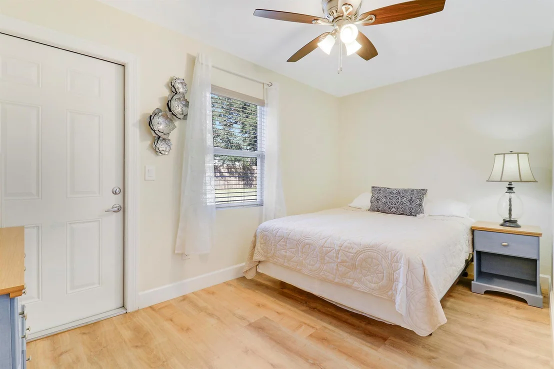 Photo of 2867 Oak Drive