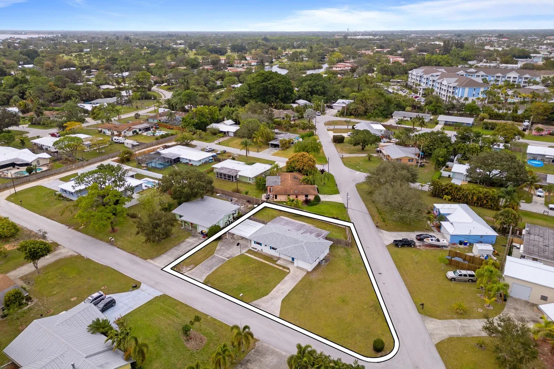 Photo of 1121 NW 15th Terrace