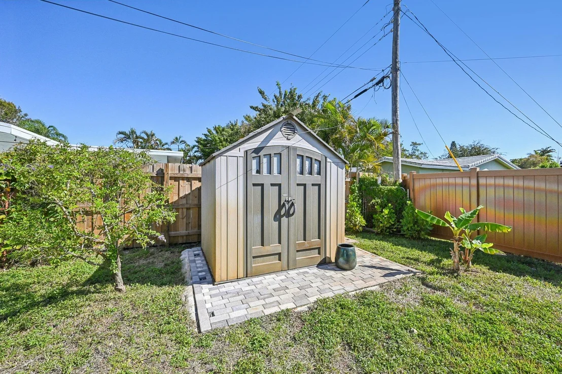 Photo of 818 SE 9th Terrace