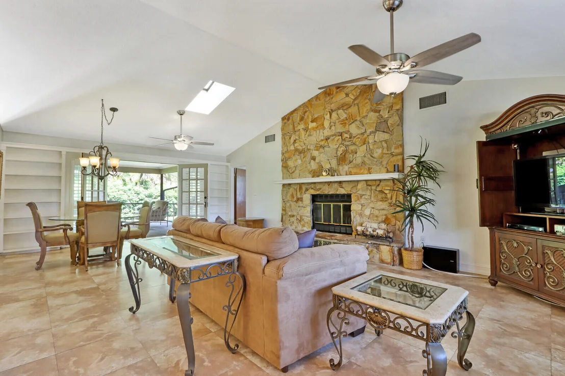 Photo of 713 Warren Drive