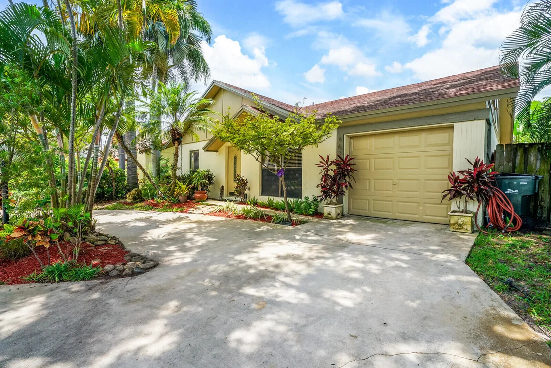 Photo of 4633 Pine Grove Drive