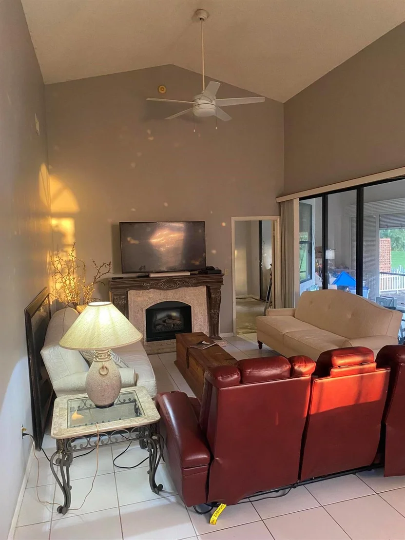 Photo of 7134 Le Chalet Boulevard