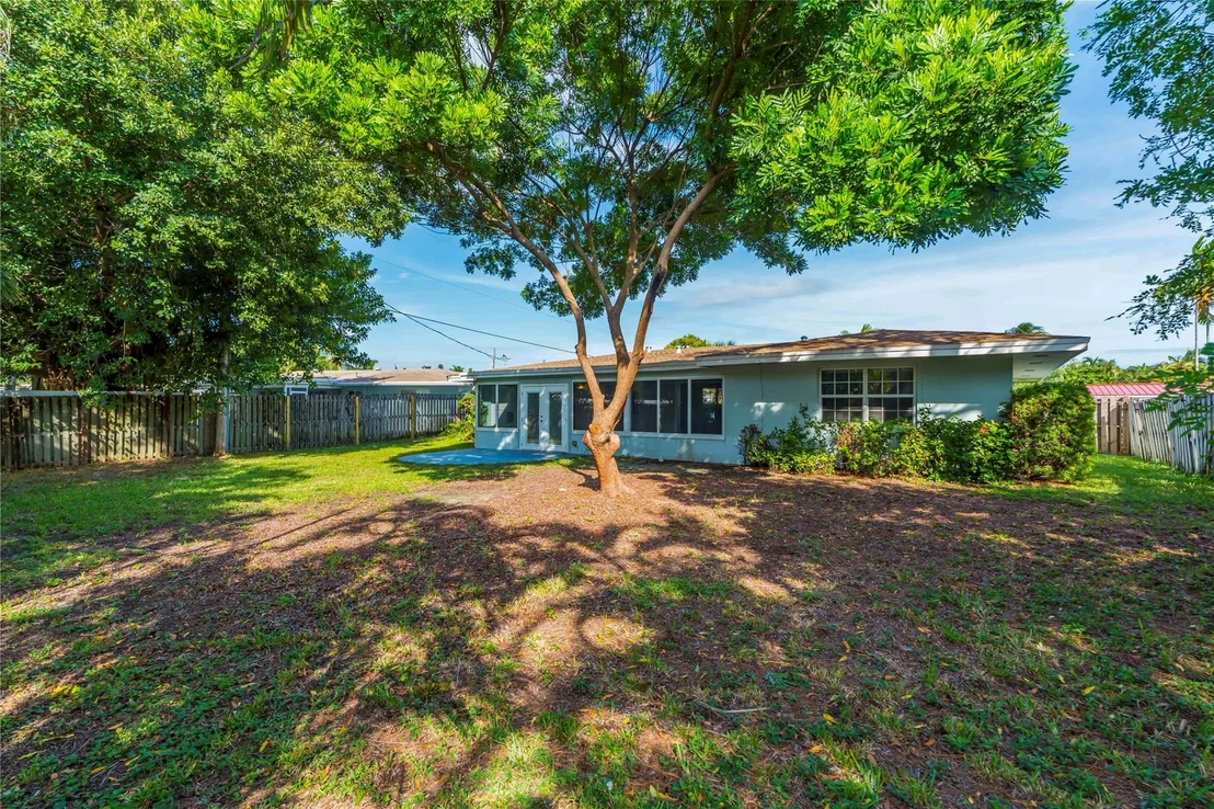Photo of 827 SE 10th Terrace