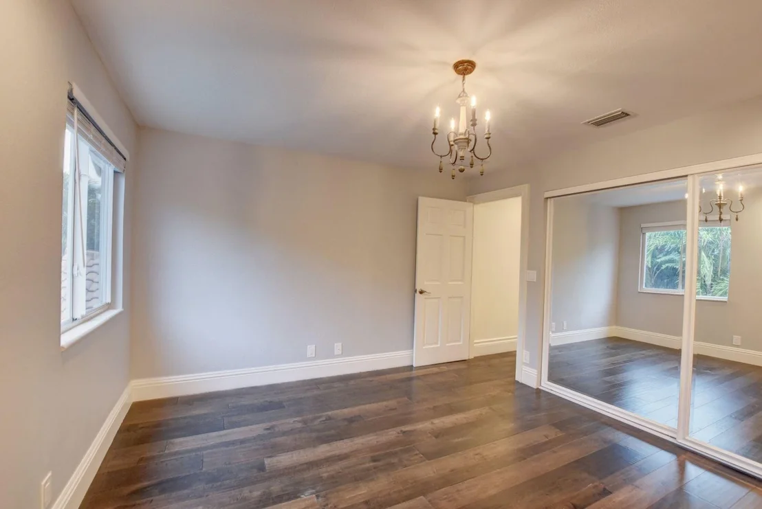 Photo of 327 Seneca Lane