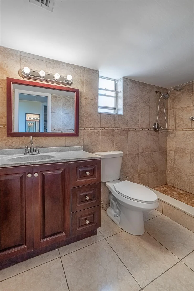 Photo of Unit 310 at 2721 Garden Drive
