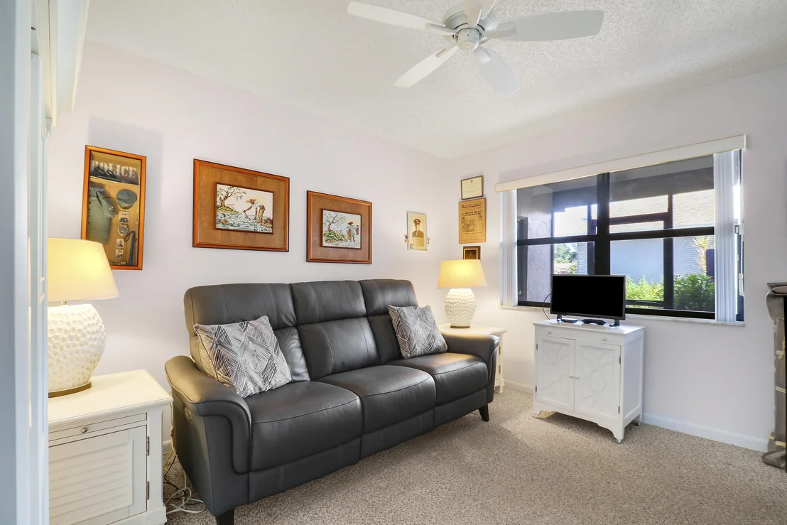 Photo of 5481 Mirror Lakes Boulevard