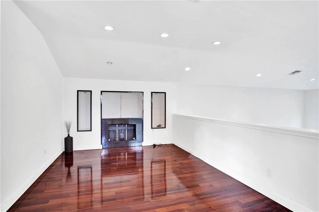 Photo of 7102 Pinecreek Way