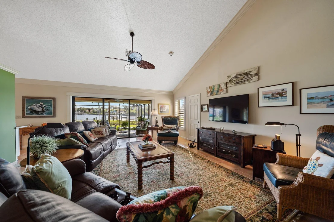 Photo of 41 SE Saddleback Road