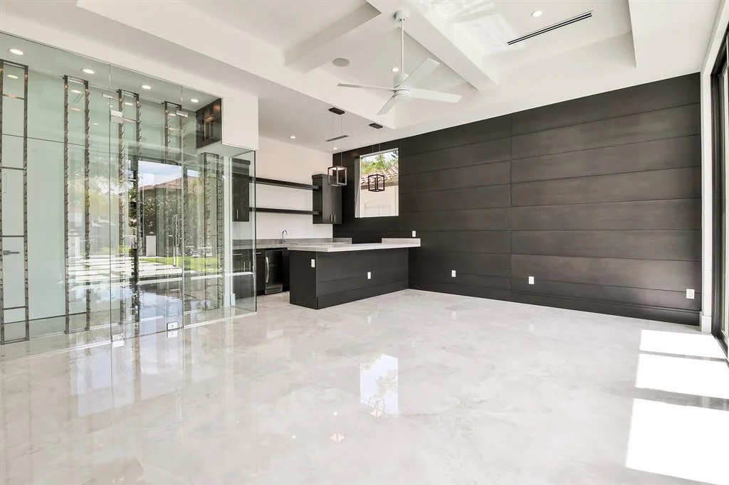 Photo of 960 Banyan Drive