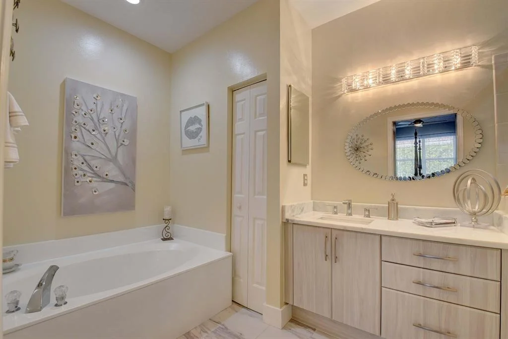 Photo of 6169 Heliconia Road