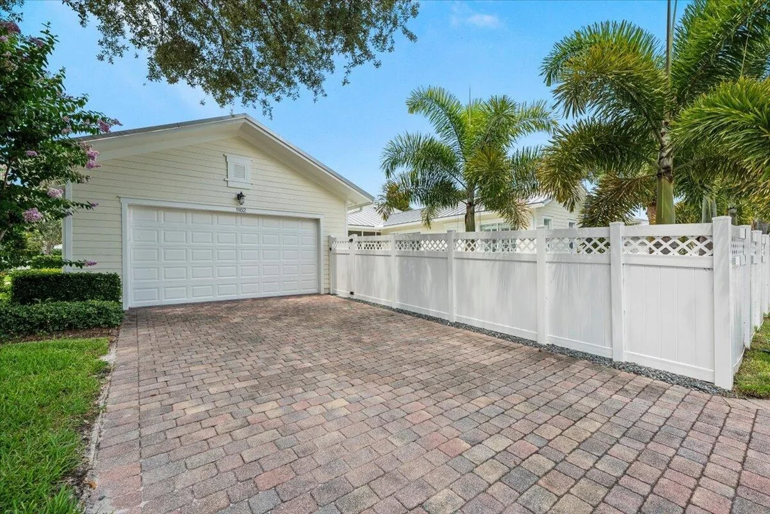 Photo of 1162 Tropical Drive