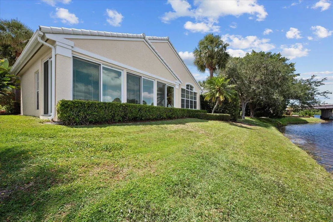 Photo of 17128 Crossgate Drive