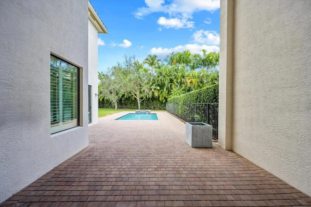 Photo of 16586 Gateway Bridge Drive