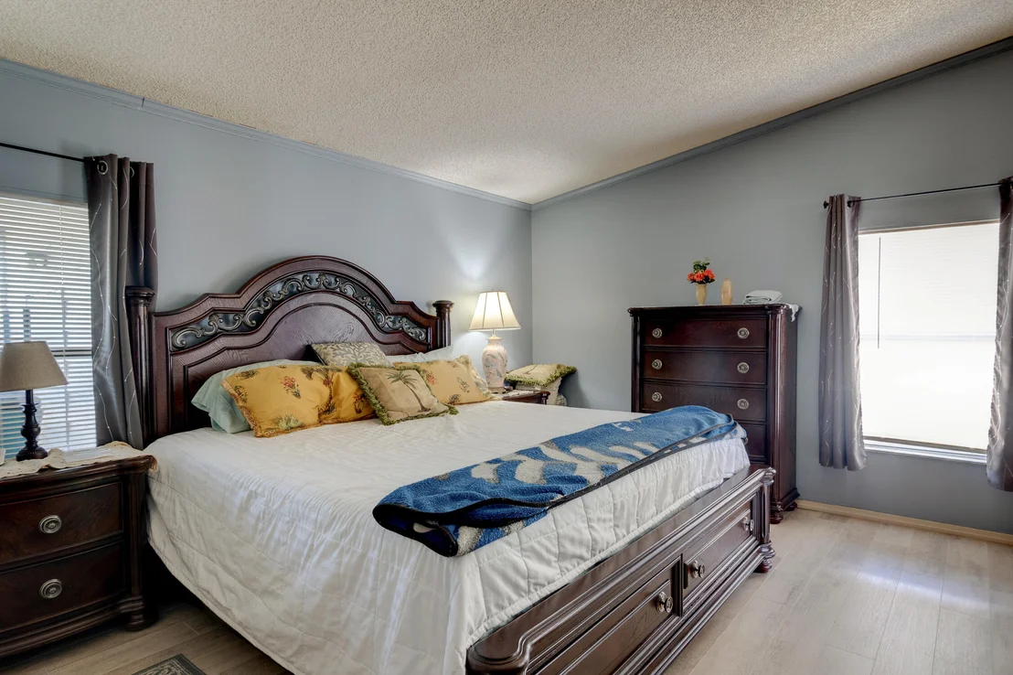 Photo of 901 Oleander Circle