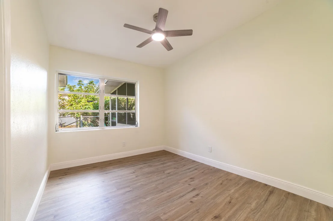 Photo of 809 SE 10th Street