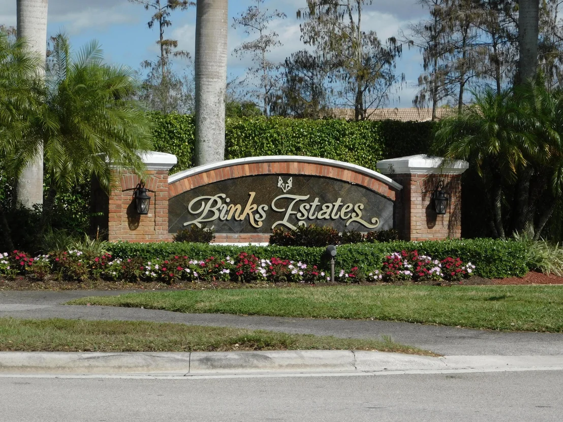 Photo of 809 Forest Glen Lane