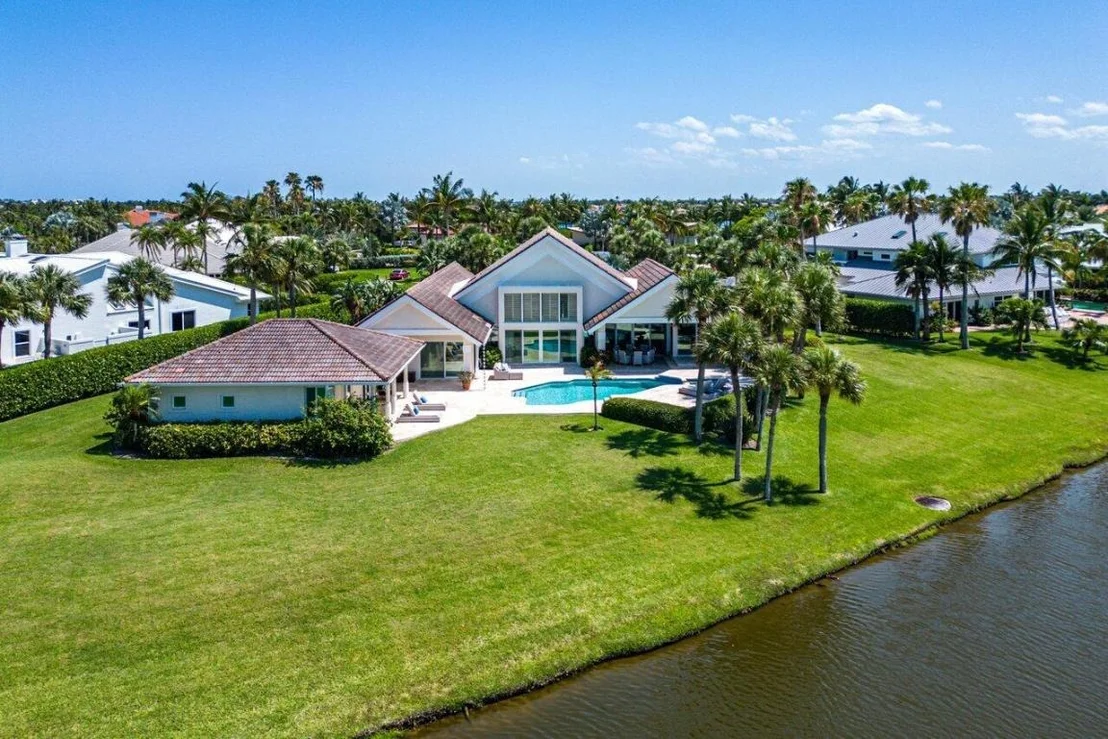 Photo of 2160 SE Golfview Lane