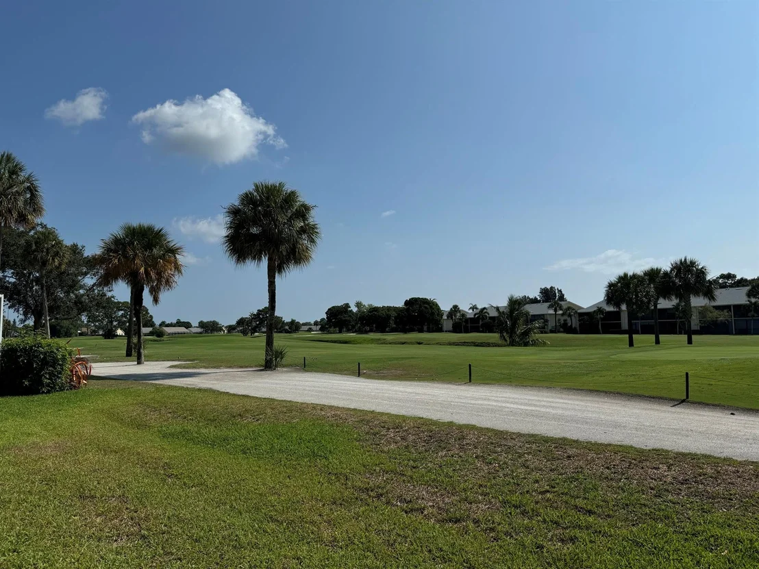 Photo of 295 Moccasin Trail W