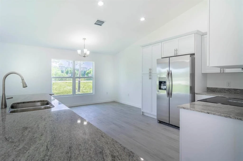 Photo of 810 SE 39th Terrace