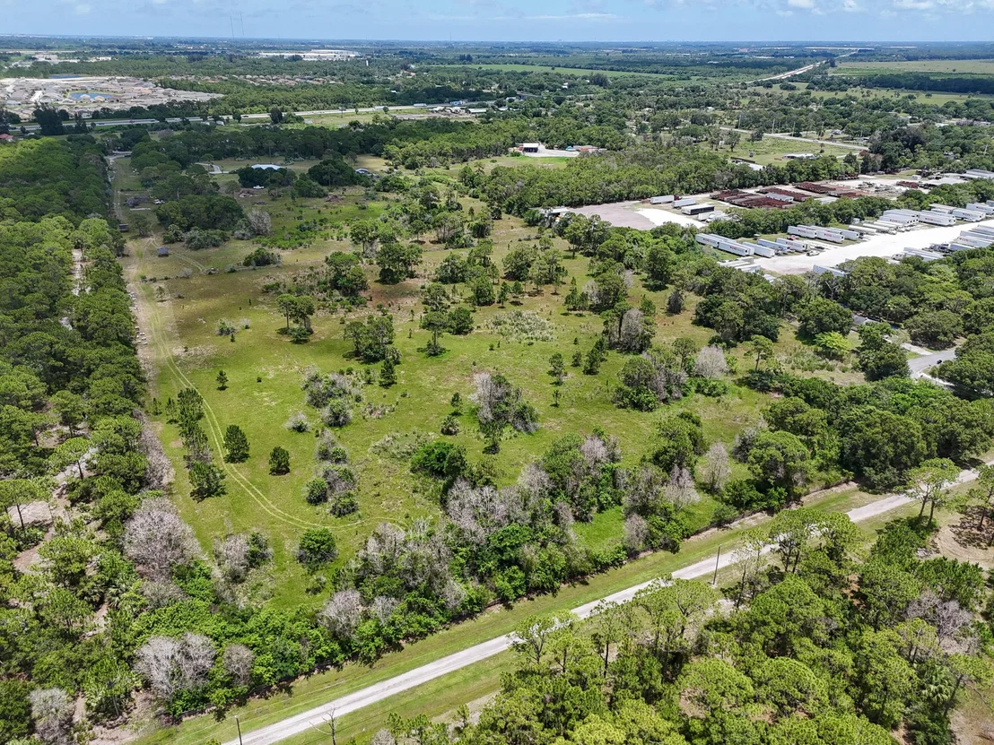 Photo of 425 N FFA Road