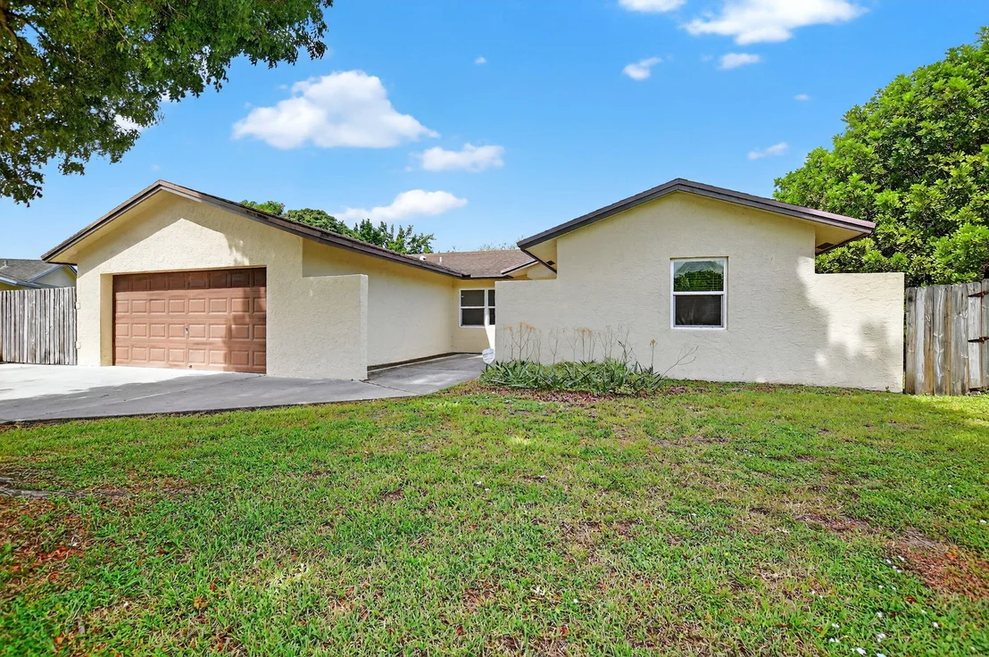 Photo of 8930 Saddlecreek Drive