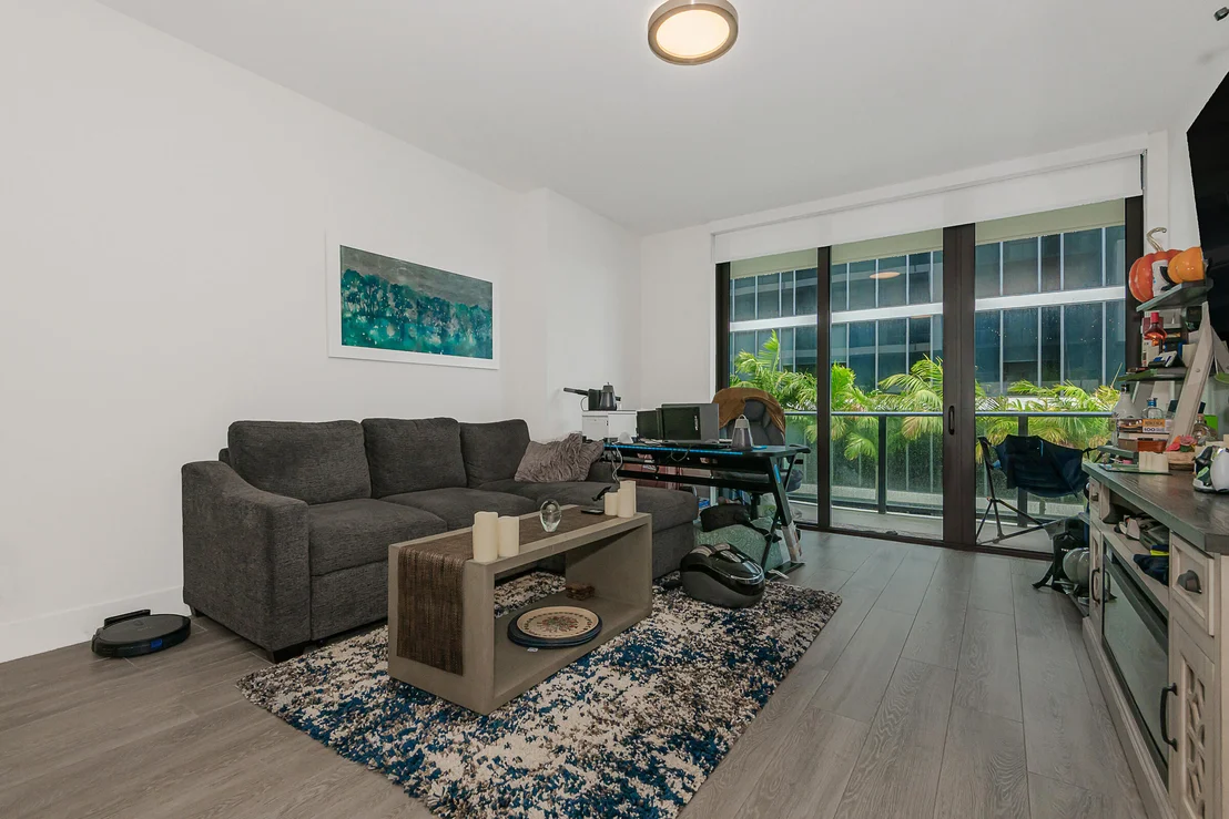 Photo of Unit 708 at 2960 NE 207th Street