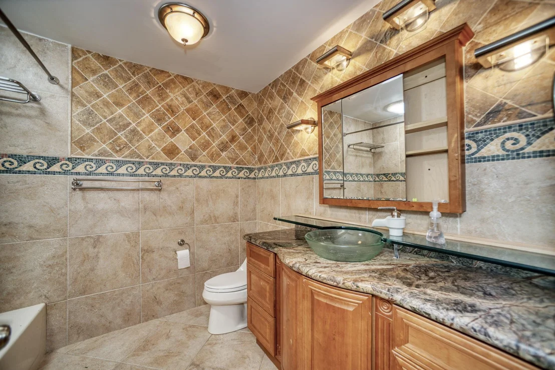 Photo of 2575 Iroquois Circle