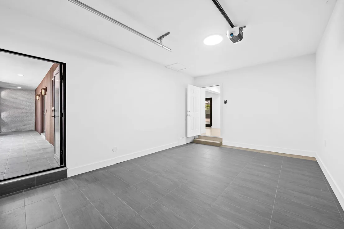 Photo of 2811 NE 53rd Court