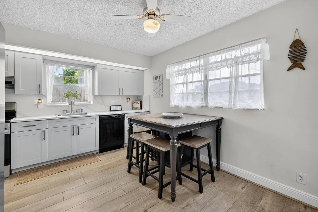 Photo of Unit M4 at 1603 Abaco Drive