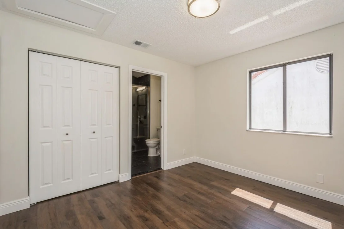 Photo of 5504 FOX HOLLOW Drive