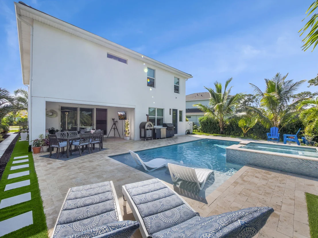 Photo of 708 SW Riverwatch Place
