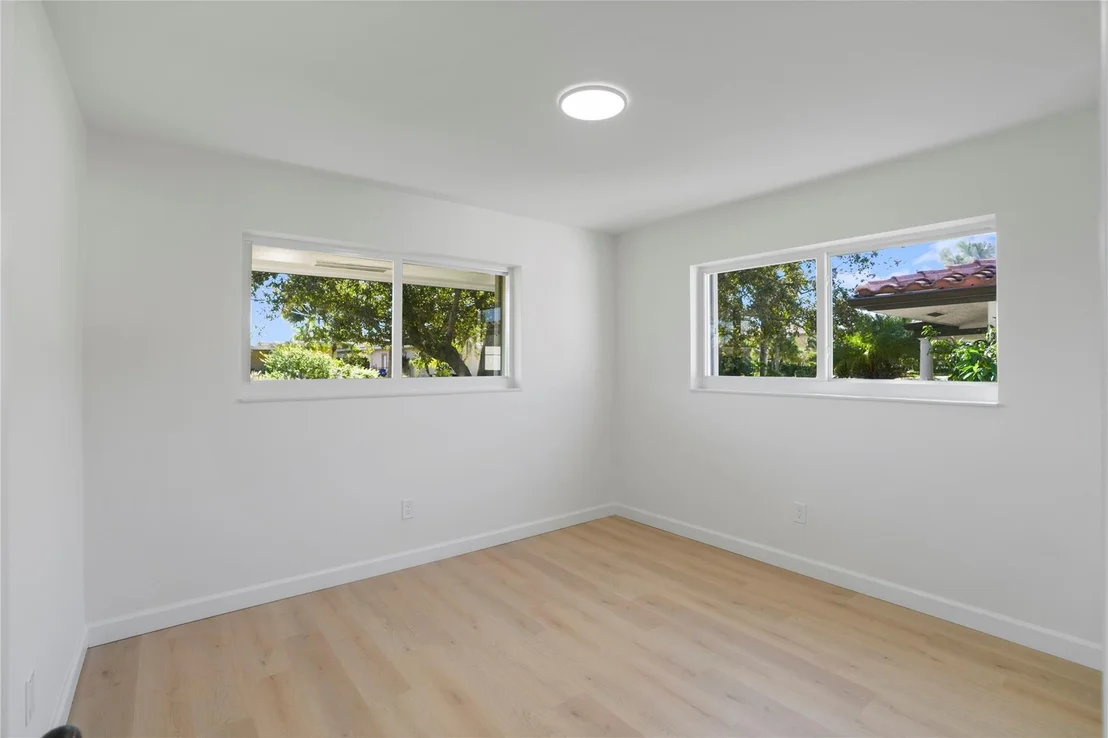 Photo of 1011 SE 7th Avenue