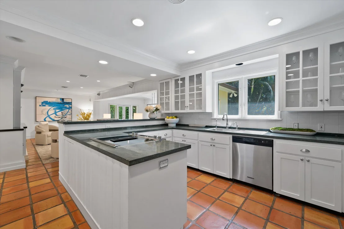 Photo of 274 Monterey Road