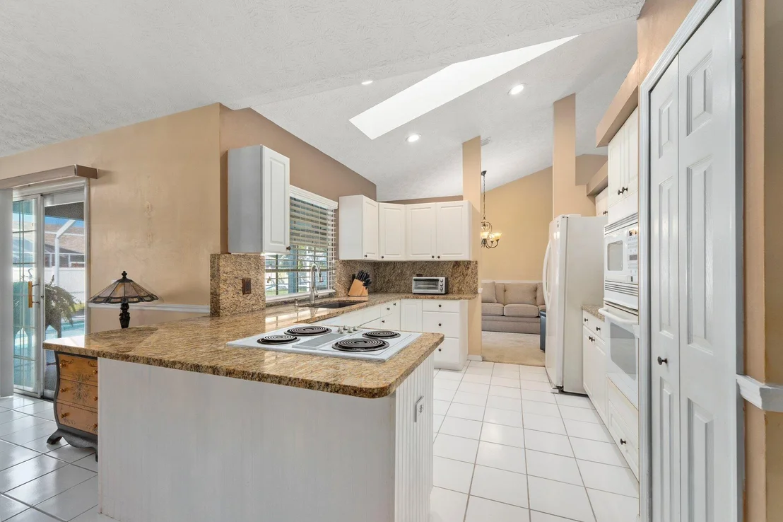 Photo of 6875 Bronte Circle
