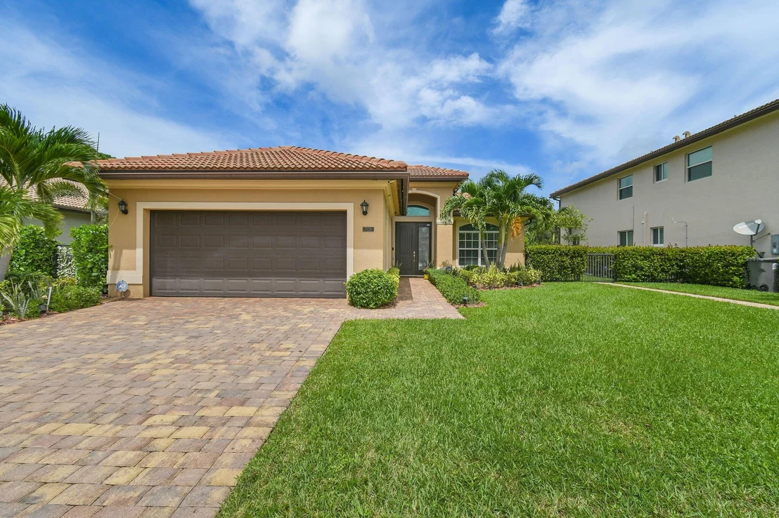Photo of 7139 Limestone Cay Road