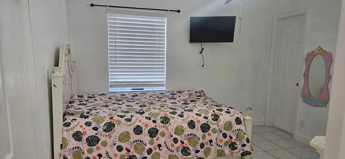 Photo of 1120 E River Drive