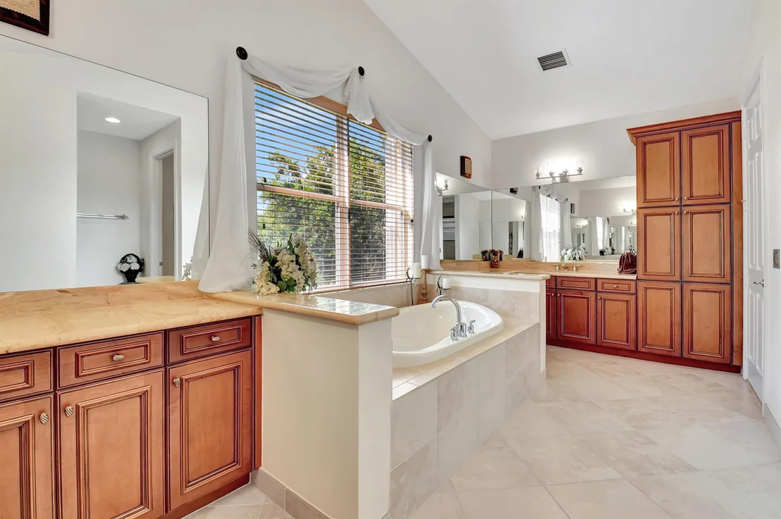 Photo of 10749 Castle Oak Drive