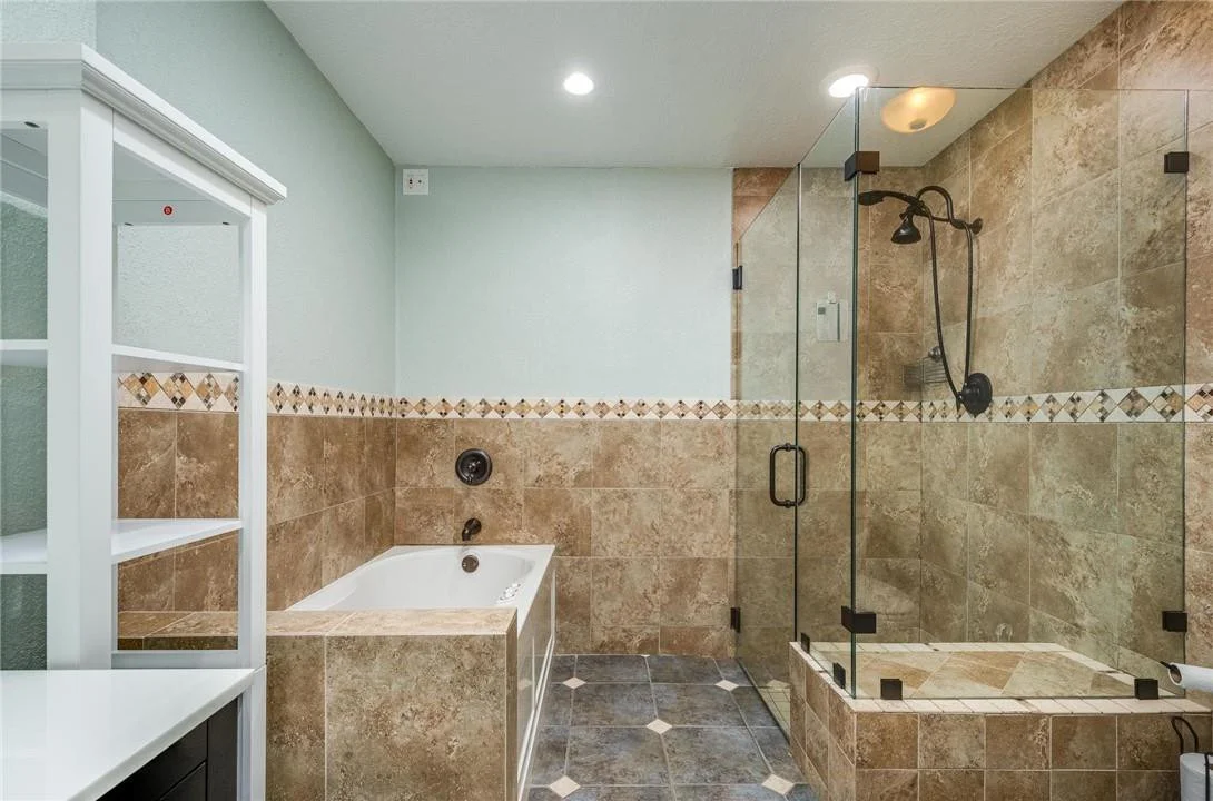 Photo of 597 Lakeside Circle