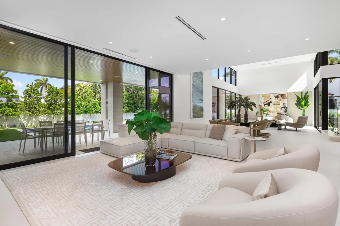 Photo of 1351 Cocoanut Road