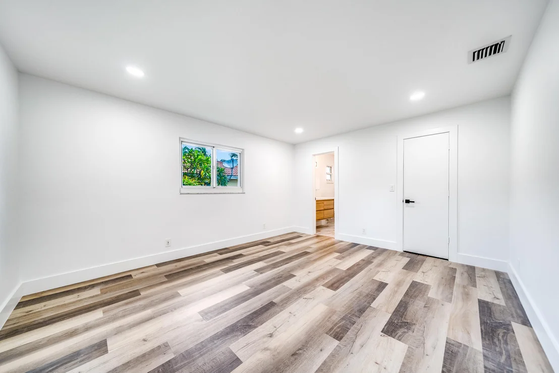 Photo of 4641 NW 5th Lane
