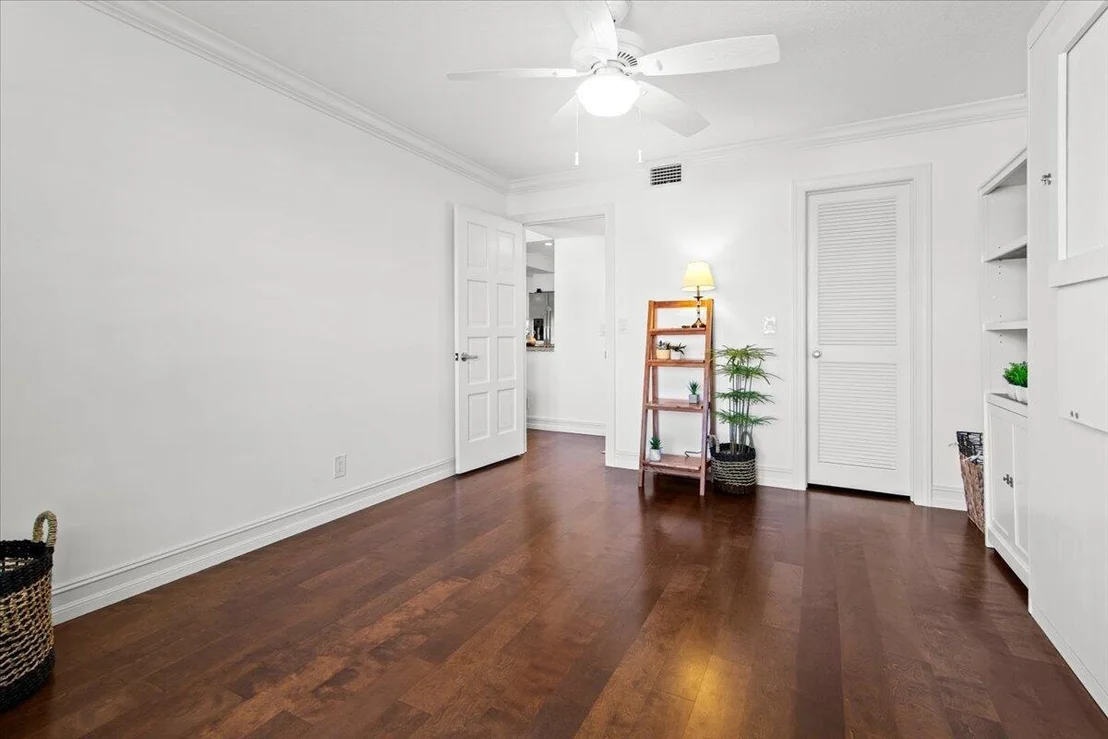 Photo of Unit 203E at 300 N Highway A1a