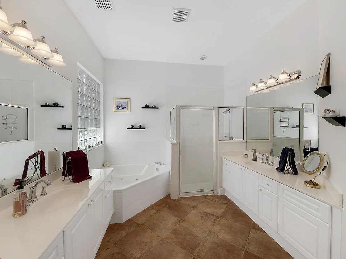 Photo of 445 Pine Tree Court