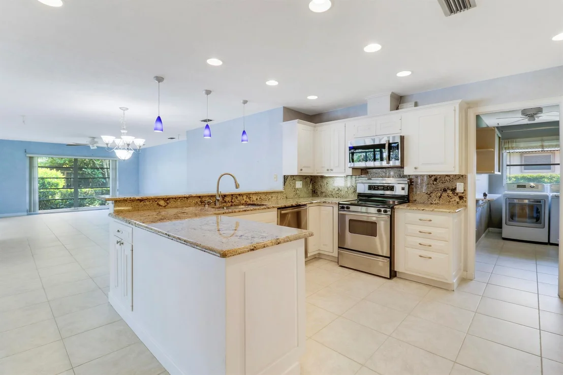 Photo of 316 River Drive