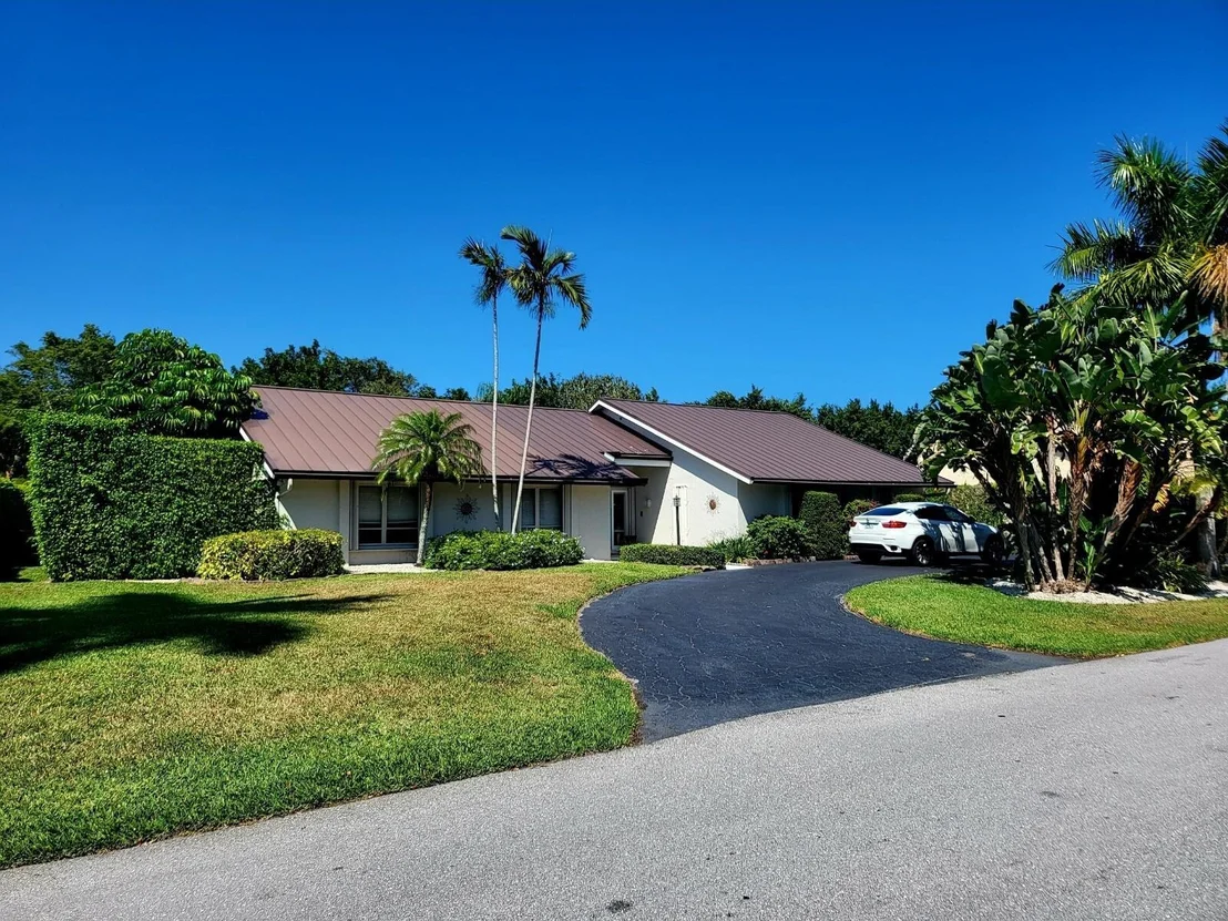 Photo of 4563 Gleneagles Drive