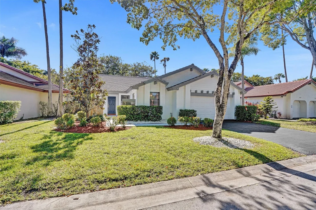 Photo of 2183 Montpeliar