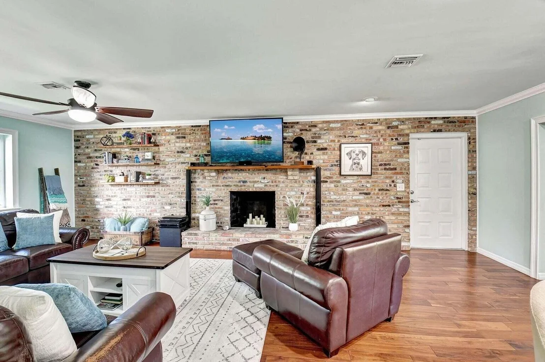 Photo of 827 South Road