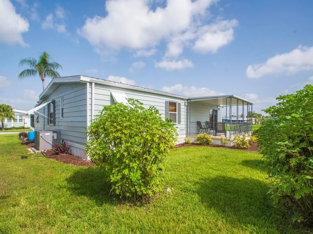 Photo of 174 NE Emerald Drive