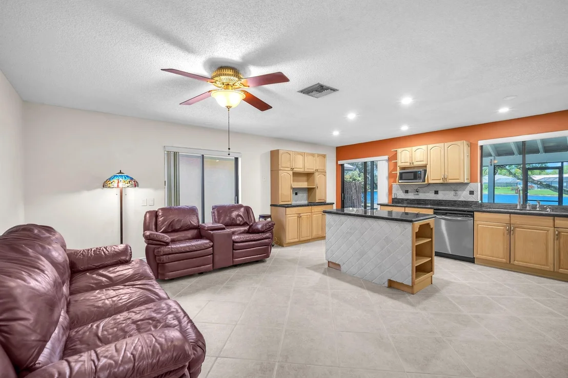 Photo of 2097 Montpeliar