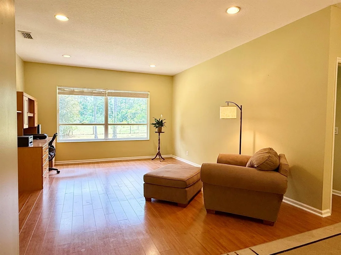 Photo of 13268 151 Lane N